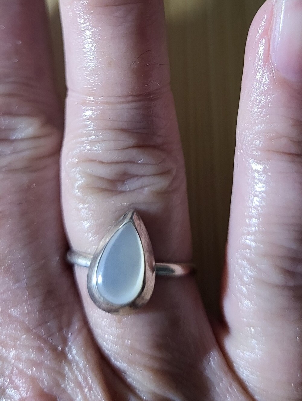 Sterling Silver Teardrop White Mother Of Pearl Ring Sz 8.5